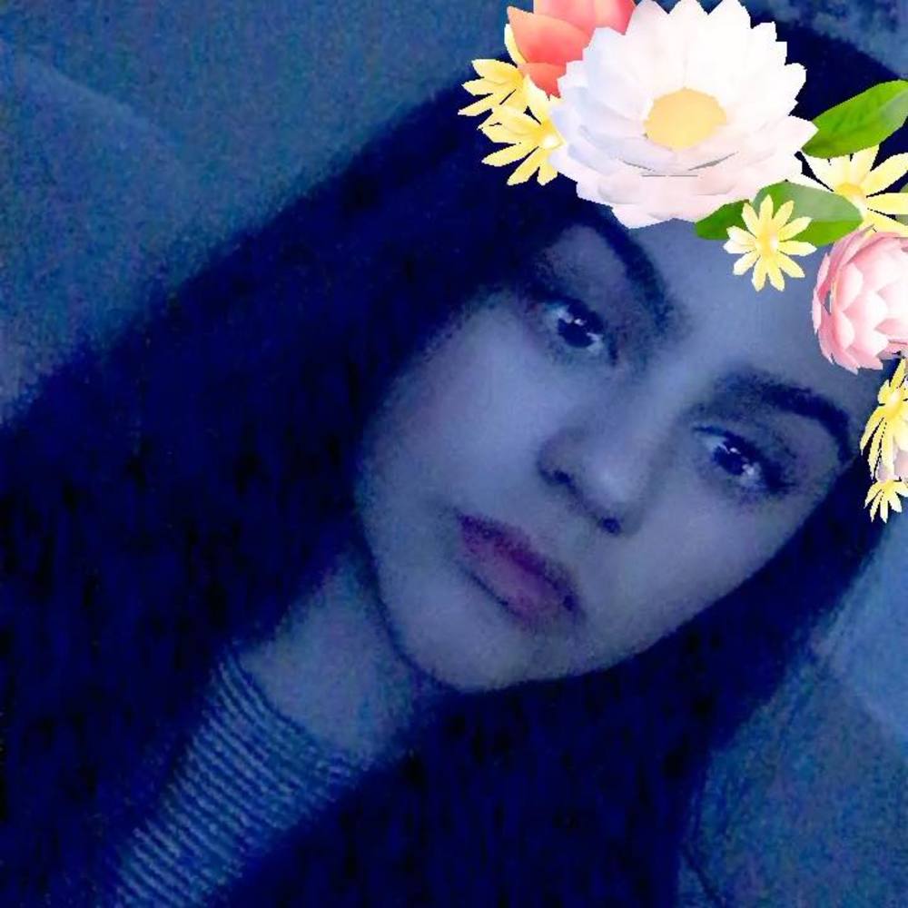 Meet your Posher, Lara